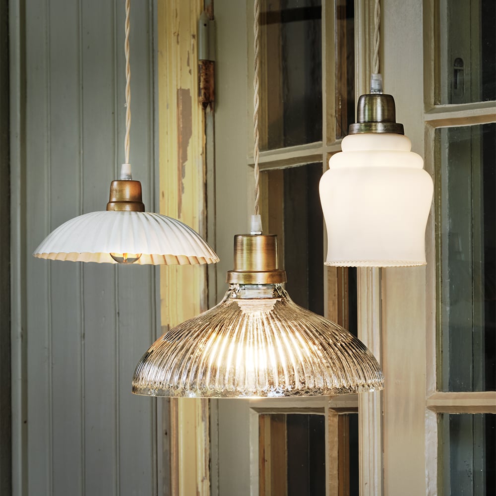 Taklampa Ingrid Antik Vit Stor