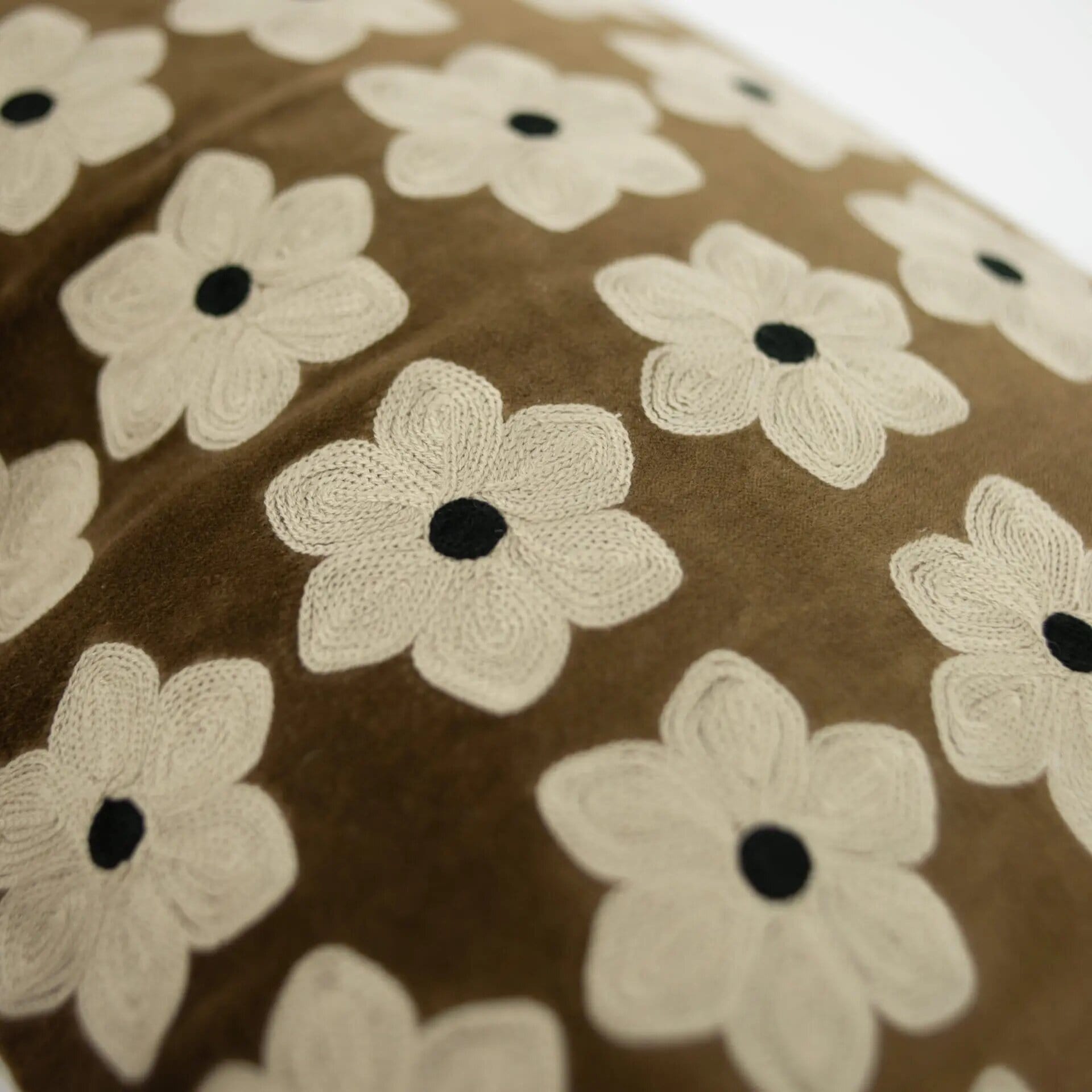 Kuddfodral Daisy Brun