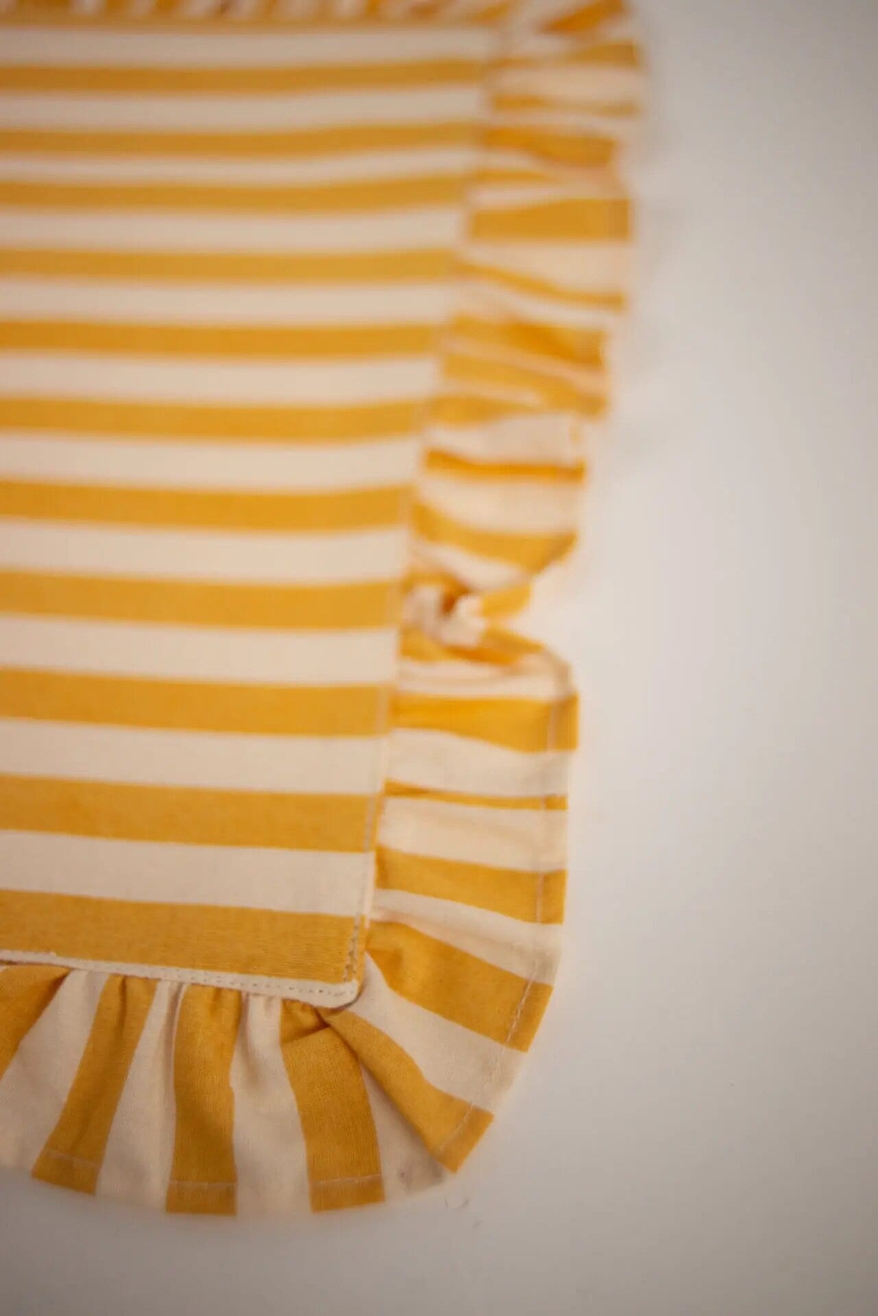 Bordstablett Ellie Gul