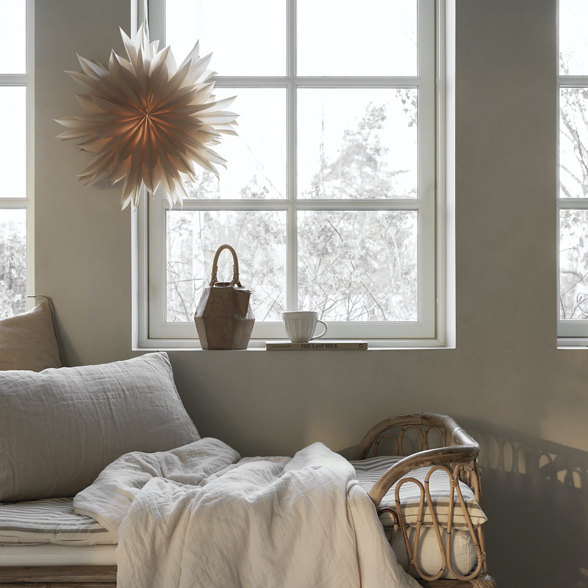 Athena 50 Beige Pappersstjärna