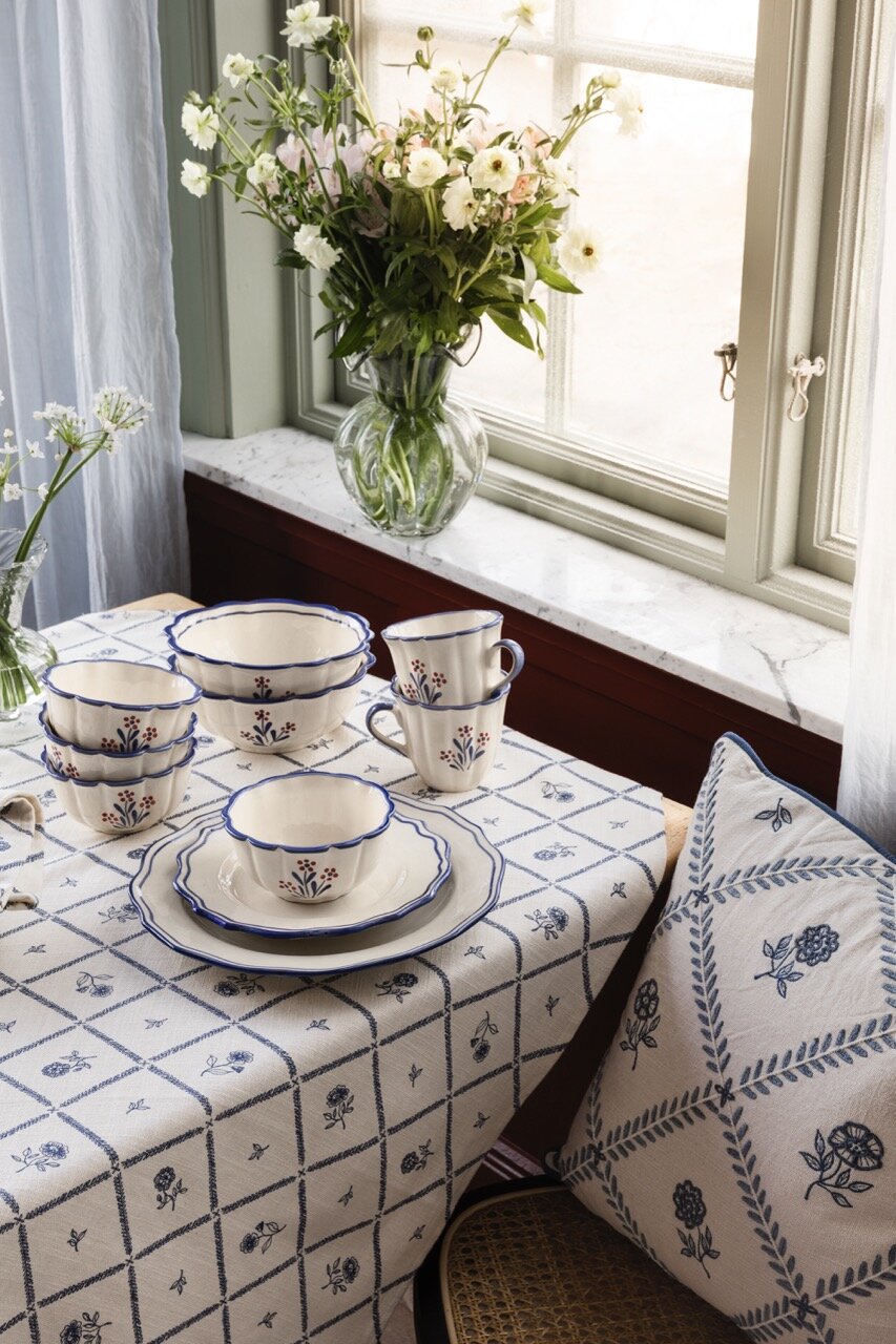 Duk Lovisa 140 x 240 Blå/Vit