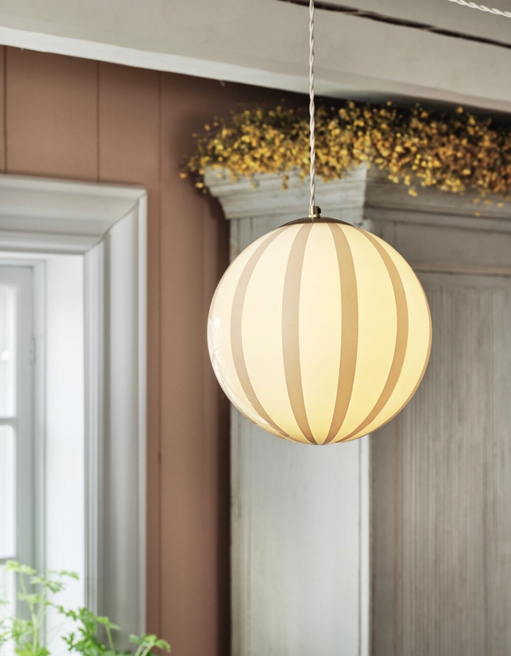 Taklampa Alba Opal Beige/Vit Stor